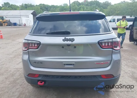 2019 Jeep Compass Trailhawk 4X4 z USA, uszkodzony, nr VIN 3C4NJDDB9KT739654